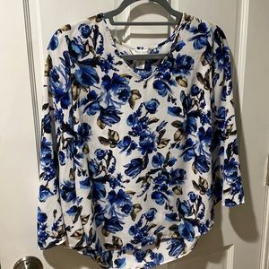 White House Black Market - Blue and White Floral Blouse w/Sleeves - Size 0